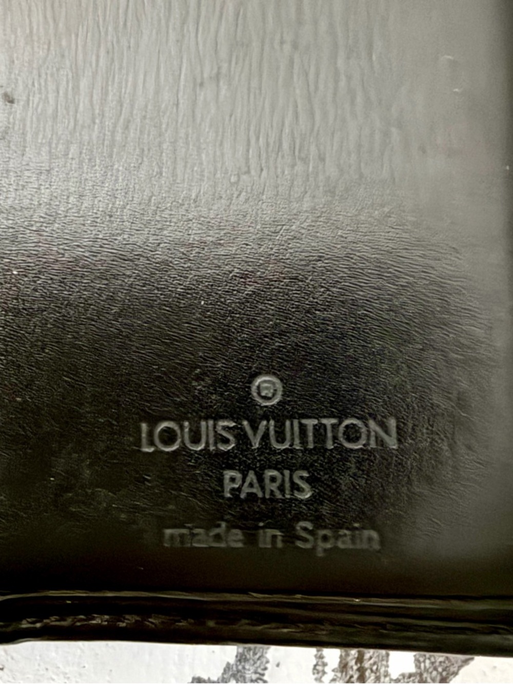 Louis Vuitton Black Epi Leather Cardholder with Debossed Logo - Picture 6 of 8